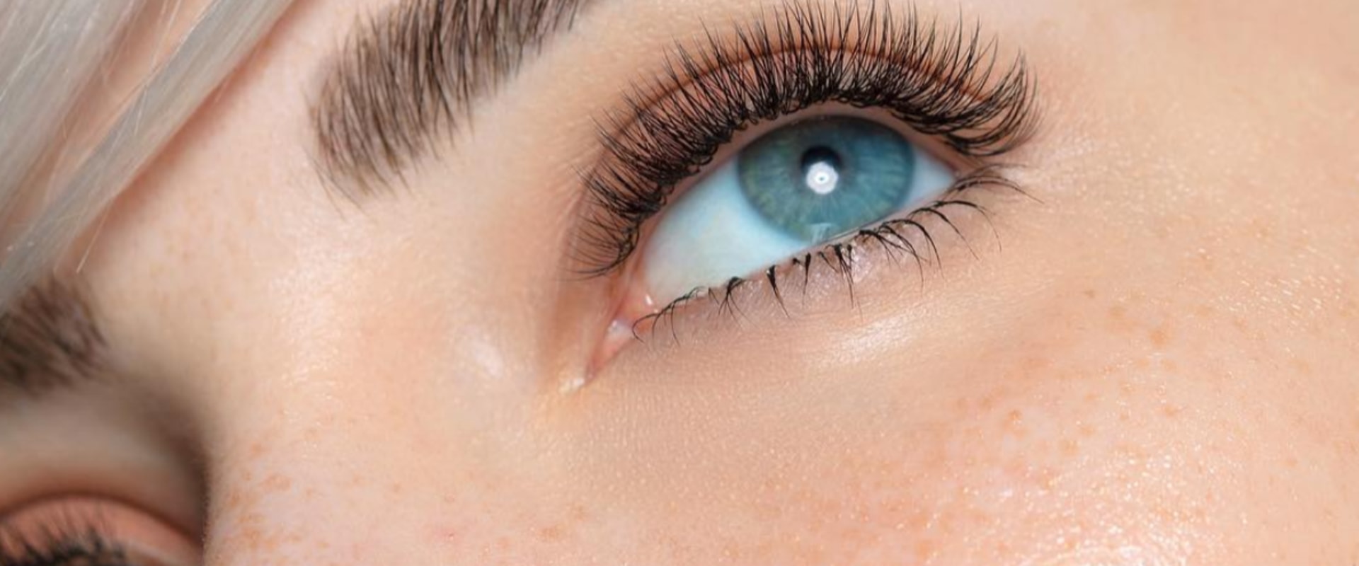 At what age can you get lash extensions?